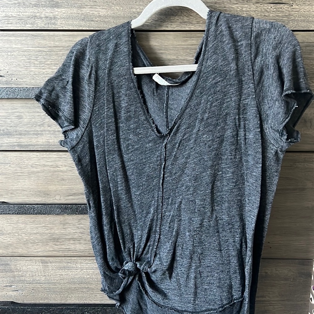 Grey t shirt